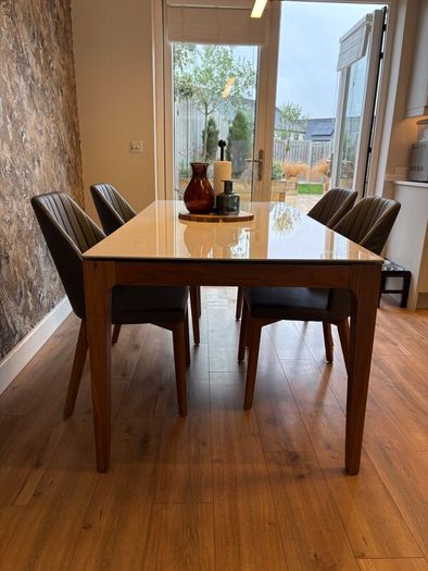 Gloss Ceramic Dining Table, 6 seats (Like New)