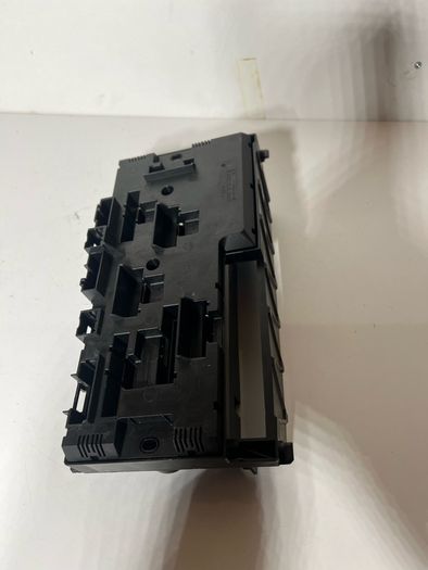 Bmw 5 Series F10 F11 2011 2.0 Diesel Fuse Relay Box 9234421 A1l7b16s