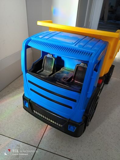 boy's toys/truck