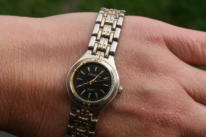 Vintage Geneva Ladies Quartz Watch