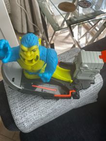 Hot Wheels Toxic Ape Attack