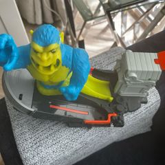 Hot Wheels Toxic Ape Attack