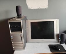Dell Computer Deck And Monitor