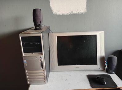 Dell Computer Deck And Monitor