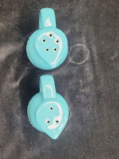 LE CREUSET Teal Stoneware Salt & Pepper Shakers