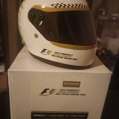 f1 helmet