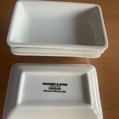 Porcelain nibble dishes