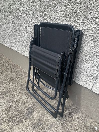 Folding Recliner Sun Lounger for Garden & Outdoor, with Cup & Phone Holder, Black