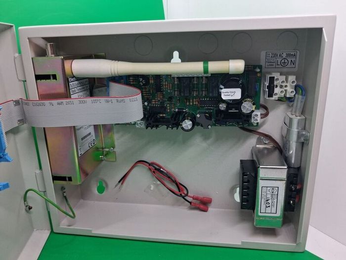 Postage - EDA-M350 Radio Signal Repeater Panel For EDA-M200