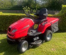 Ride on lawnmower