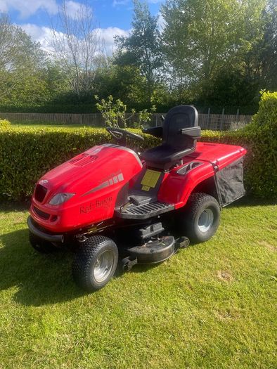 Ride on lawnmower