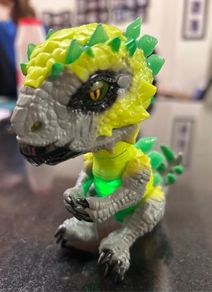 Fingerlings UNTAMED Radioactive Dino - Stegosaurus