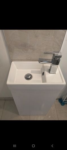Vanity unit with basin