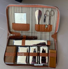 Gentlemens 12 Piece Vanity Set