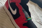 Air Jordan 1 Mid SE " Christmas"