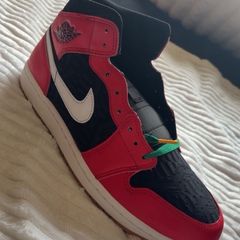 Air Jordan 1 Mid SE " Christmas"