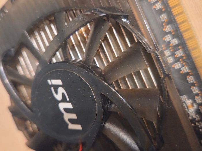 Msi B75ma-p45 + Intel I7-3770 + 16gb Ddr3 + Gt 630 2gb + Cooler
