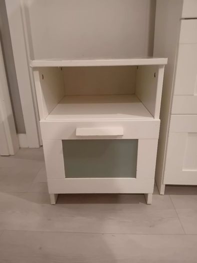 Set of chest of drawers and locker