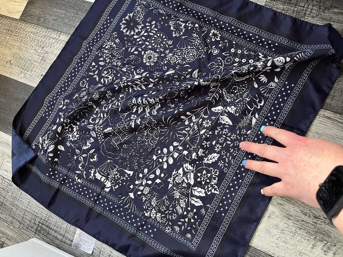 Ladies Scarf