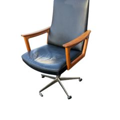 Midcentury Vintage Swivel Chair