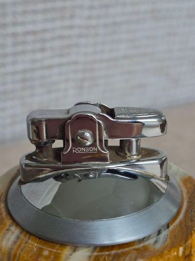 Vintage Ronson Marble table lighter