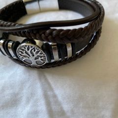 Leather bracelet with tree