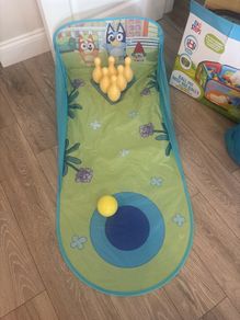 Bluey bowling game and ball pit