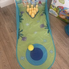 Bluey bowling game and ball pit