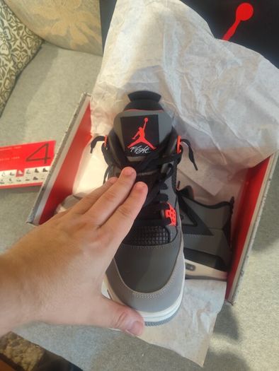 Air Jordan 4 Retro