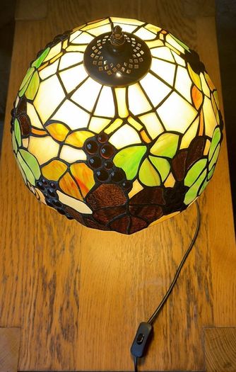 Tiffany Style Stained Glass Table Lamp
