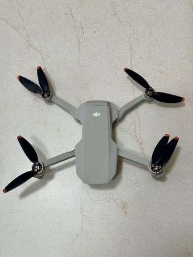 DJI Mini 2 Fly More Combo Like New Hardly Used