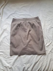 Gerry weber midi size 14 beige zip back 23" long in excellent condition