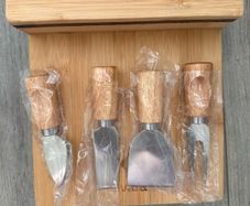 Cheese board magnetic and knives set