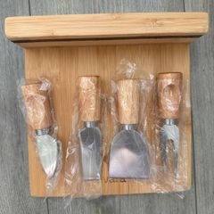 Cheese board magnetic and knives set