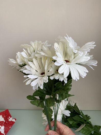 BNWT 2 Stems of artificial Gerbera