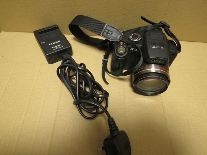 Camera Panasonic DMC-FZ45, 14MP, 24X Zoom