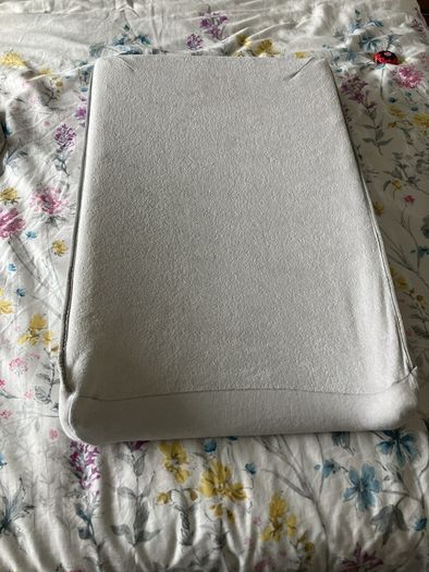 IKEA baby change mat with 4 covers
