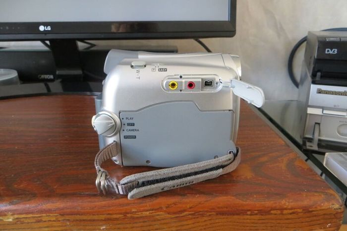 Canon MV890 mini DV camcorder