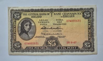 1967 lady Lavery 5 pound note.