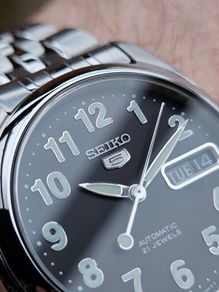 Watch Seiko 5 Automatic.