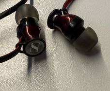 Sennheiser Momentum Wired earphone - iPhone/Macbook