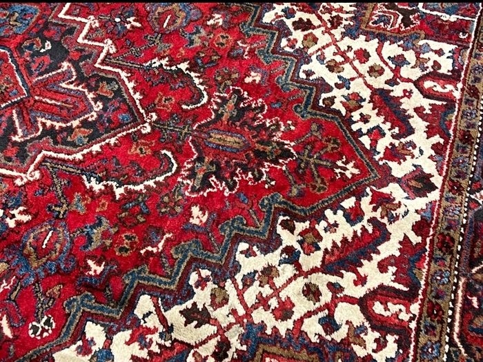 Classic Large Persian Heriz Hand Knotted Carpet Rug