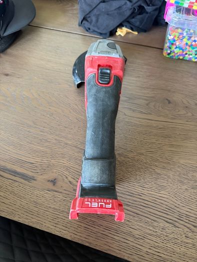 Milwaukee FUEL angle grinder Cordless 18v