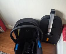 infant car seat and isofix