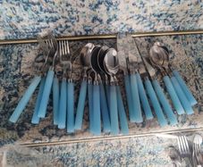 Kitchen knives, forks and spokns