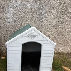 dog kennel