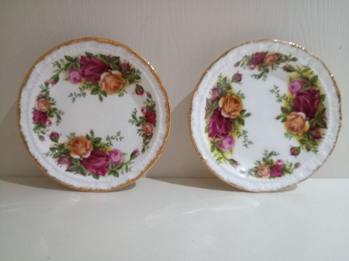 Butter Pat / Coaster x 2 Royal Albert Old Country Roses Bone China