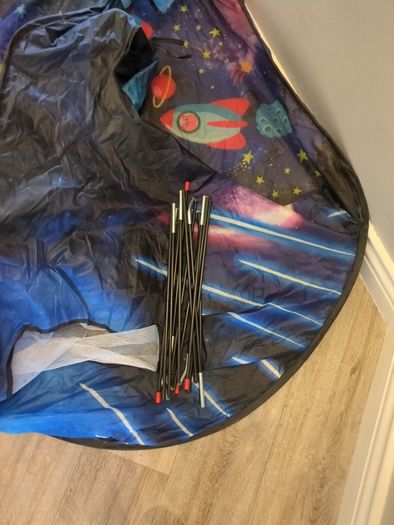 kids tent indoor