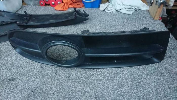 Genuine Audi a4 b6 b7 saloon estate floor mats carpet. Three spoke s-line multy function steering wheel airbag glove box etc.. Parts breaking