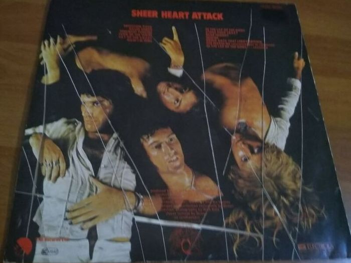 lP Vinil - Queen. 9 Albums + 2 Solo albums. In good condition.